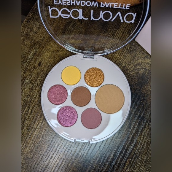 5/75$ PEAR NOVA Eyeshadow Palette - Picture 10 of 14